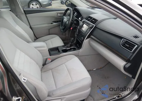 2015 Toyota Camry Le z USA, uszkodzony, nr VIN 4T1BF1FK0FU101204